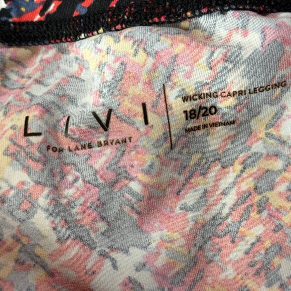 LIVI SZ 18/20 Capris Leggings Wicking Abstract Ladder Cutouts Stretch Pockets - Picture 6 of 10